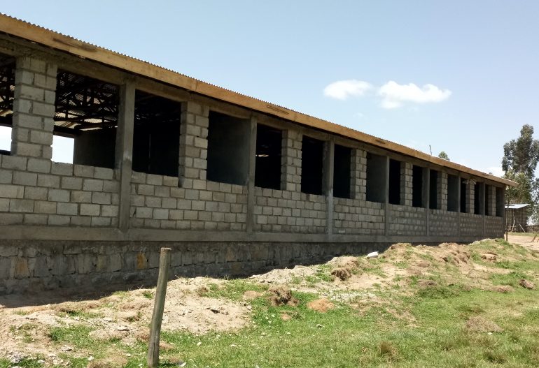 EDGET baut Schulen: Baufortschritt in Kokosa und Gorche